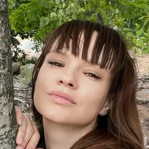 Я Виолетта, 24, из Санкт-Петербурга, ищу знакомство для на одну ночь